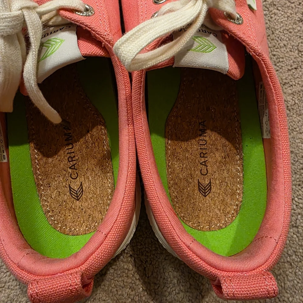 Cariuma Tennis Shoes Size 10